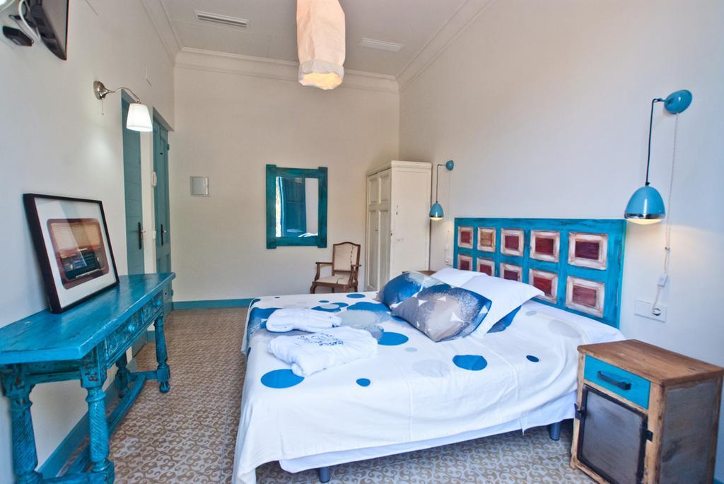 Hotel Hostal Chic 桑特费柳德吉克索尔斯 客房 照片