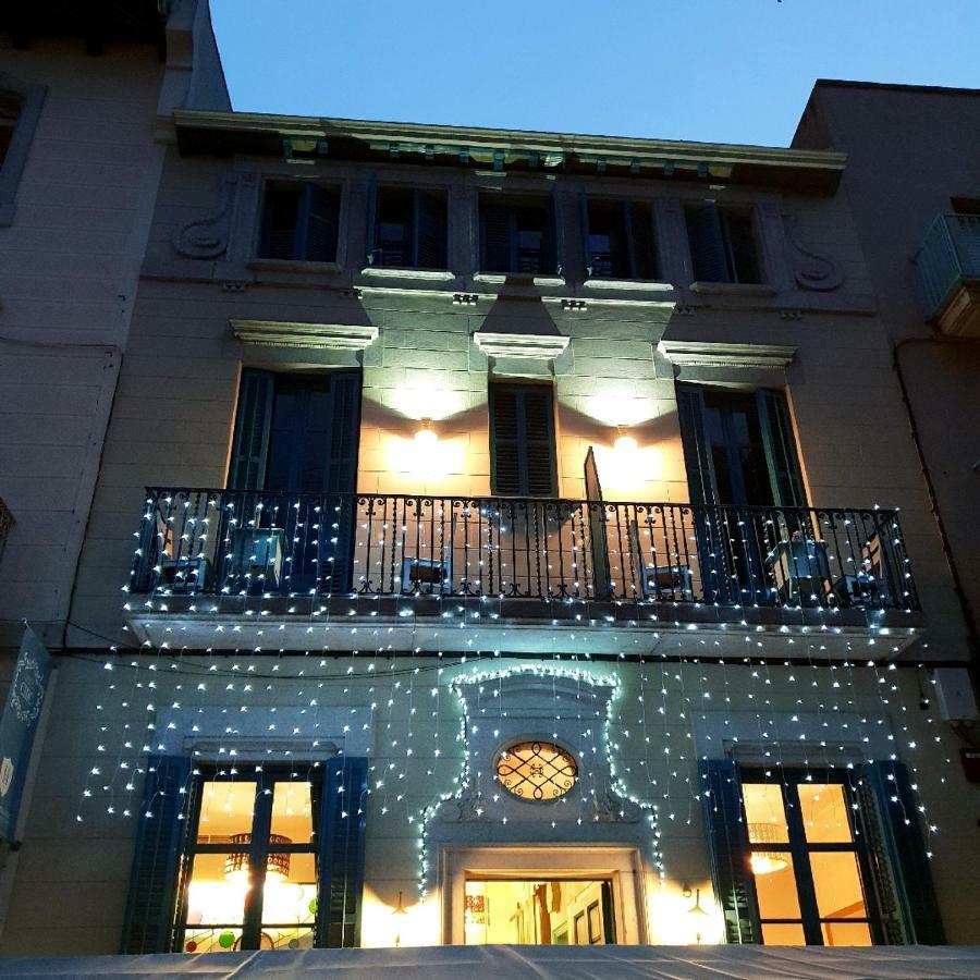 Hotel Hostal Chic 桑特费柳德吉克索尔斯 外观 照片